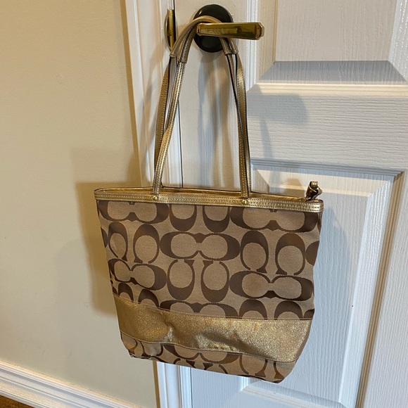 Coach Handbags - Coach Tote Bag